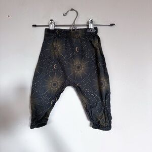 Kate Quinn • Pants